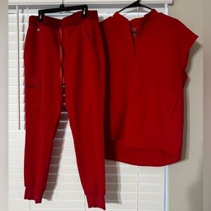 Figs pop red scrub set